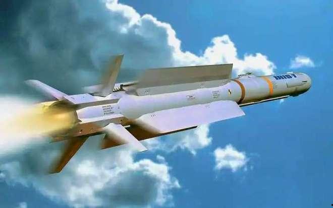 中国武器最新爆料,揭秘尖端装备与战略布局 第2张 中国武器最新爆料,揭秘尖端装备与战略布局 第2张